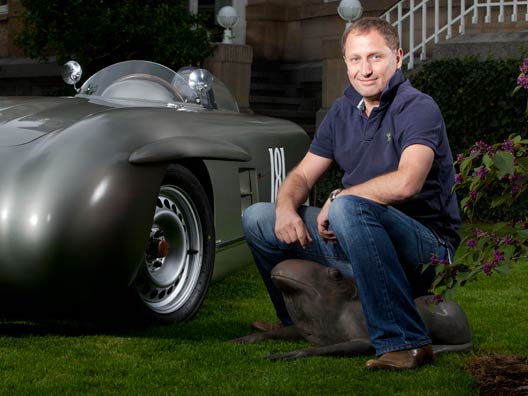 Bei einem Super-Sportwagen-Projekt